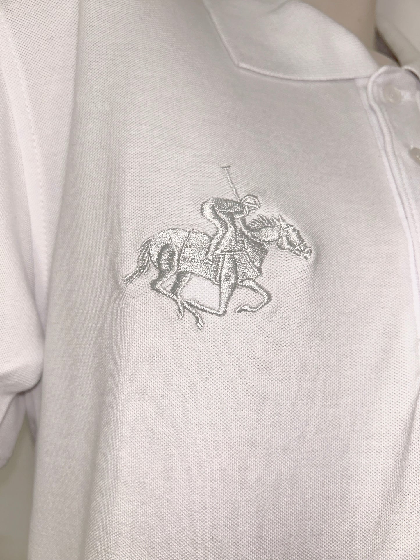 WHITE POLO ARTZ